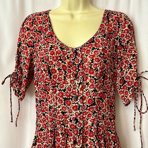 Free People NWT Super Cute Boho Red/Black Floral Dress ** Size S** 🌸🌸 - Picture 3 of 7